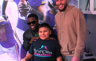 CBS Minnesota: Kevin Hart, Harrison Smith Unveil Surprise Home Makeover