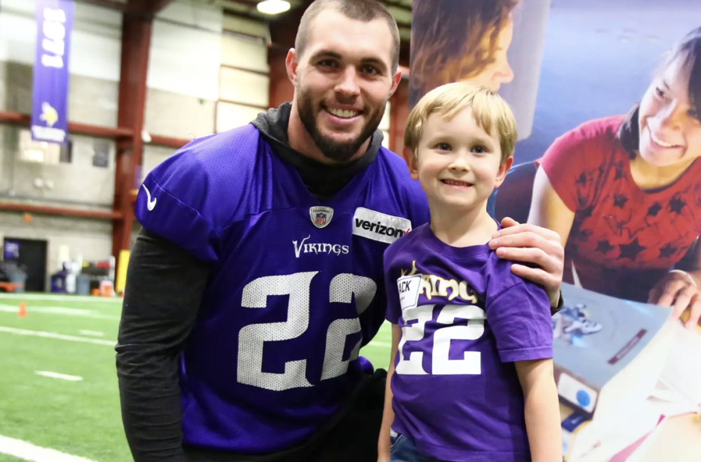 Vikings.com: Harrison Smith Racks Up Tackles, Funds for Big Brothers Big Sisters